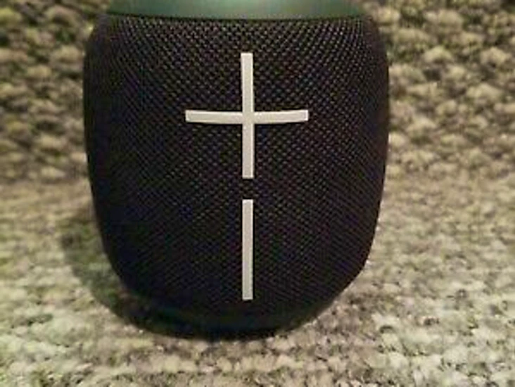 Waterproof portable bluetooth speaker