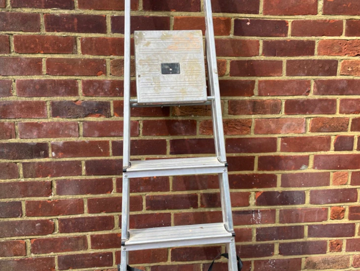 Werner 3 step high handrail stepladder