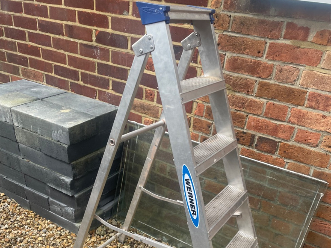 Werner 6 tread swing back step ladder