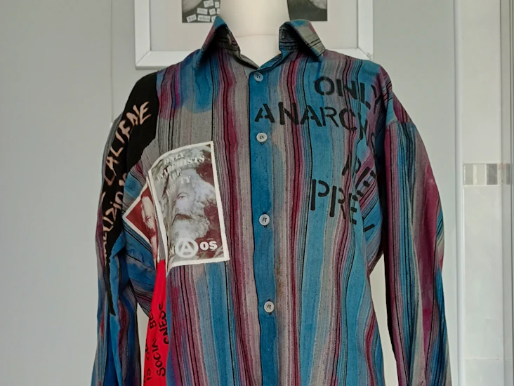 Vivienne westwood - 'only anarchists are pretty' - t-shirt replica