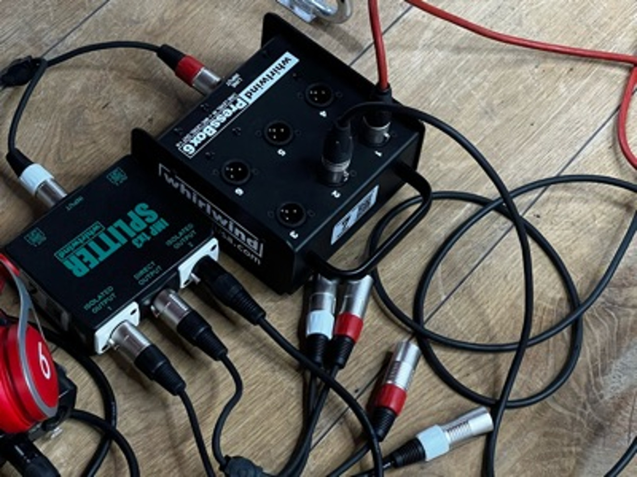 Whirlwind medusa xlr mic audio splitter box  12 press conf