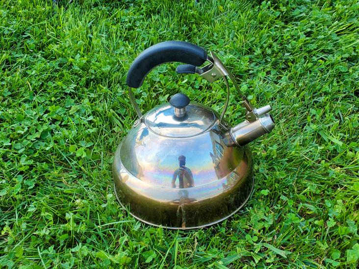 Whistling tea kettle