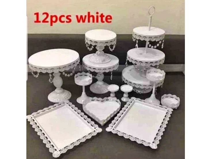 White cake stands set