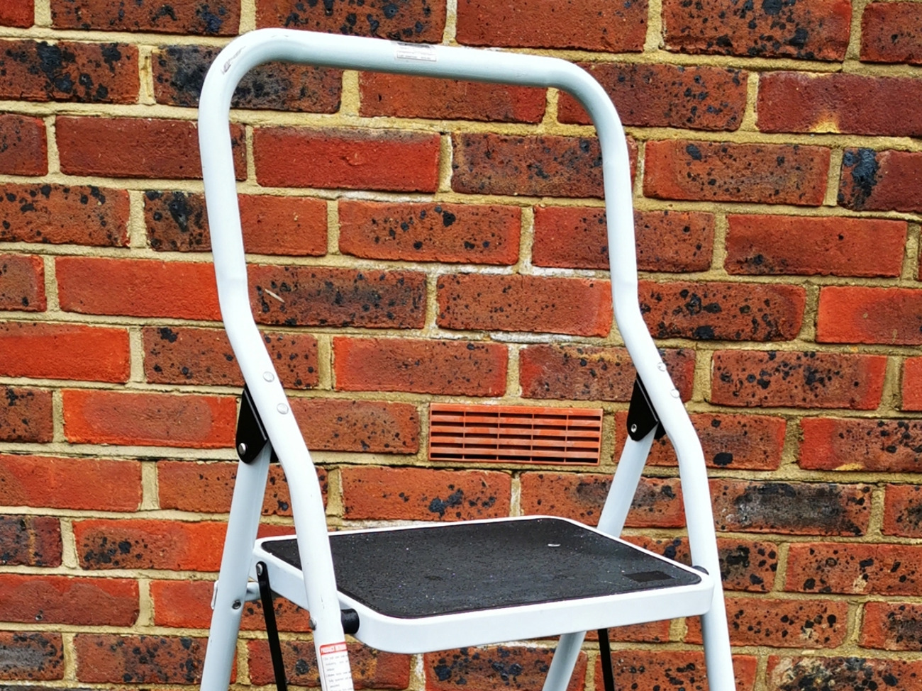 Wide & deep platform on this 4 step ladder. 