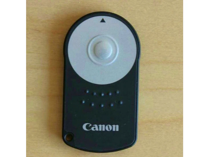 Wireless camera remote