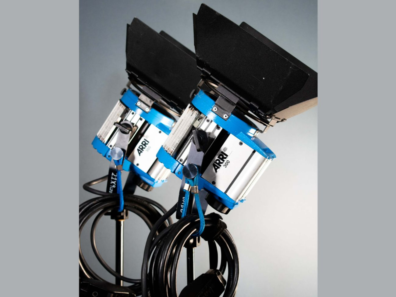 X2 arri 300 tungsten lights pair