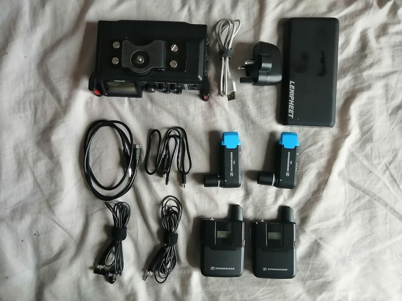 X2 sennheiser avx-me2 wireless mic set + tascam dr-70d