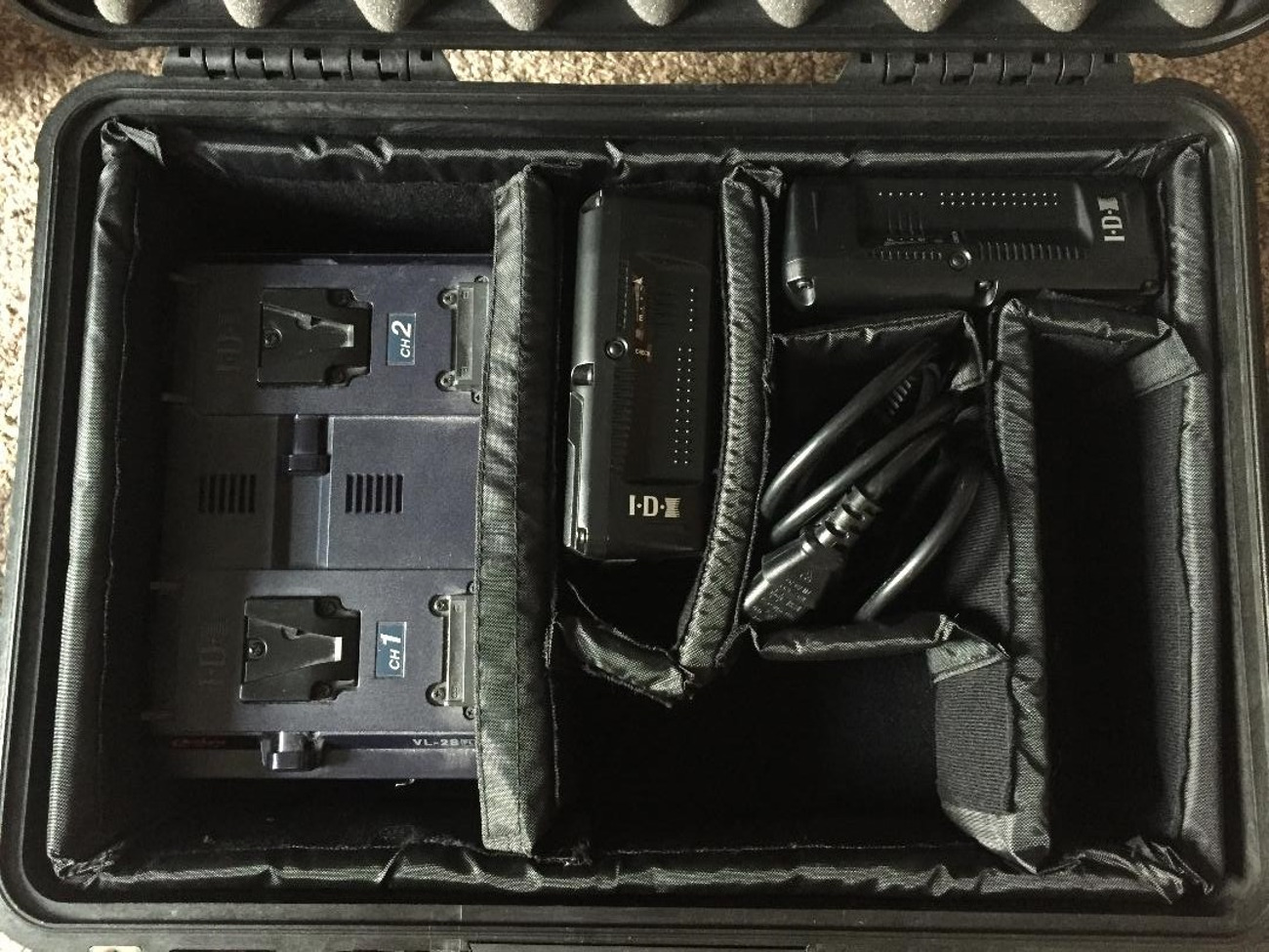 X2 v-lock idx 146w batteries + charger + peli