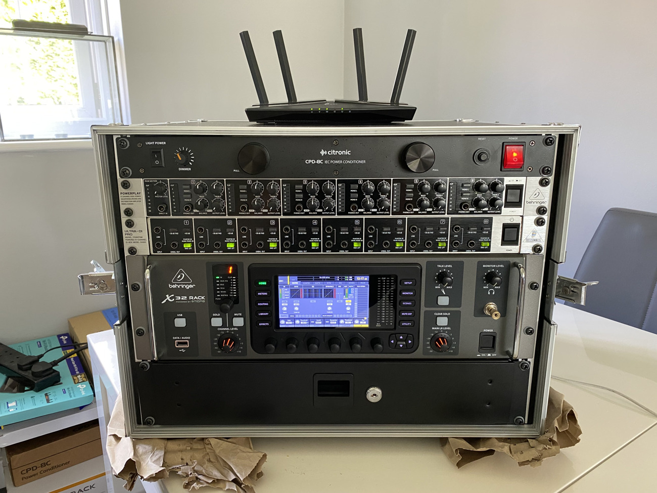 X32 rack and accessories