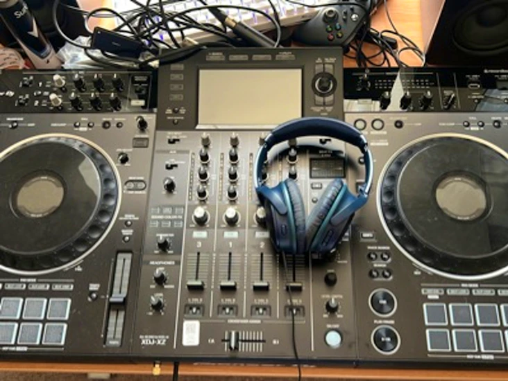 Xdj xz rental