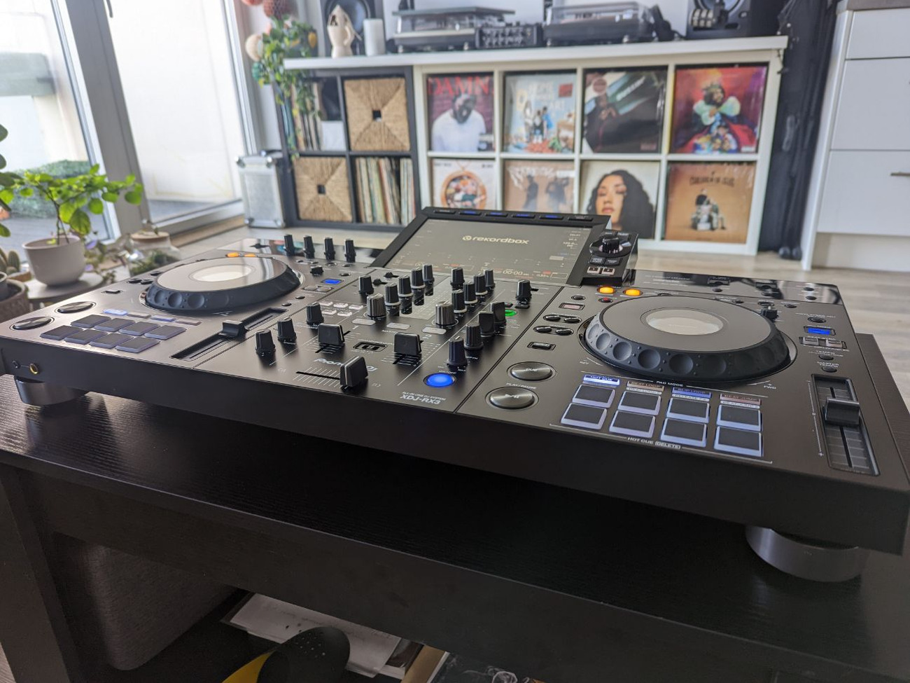 Xdj-rx3 all in one dj controller w/ case