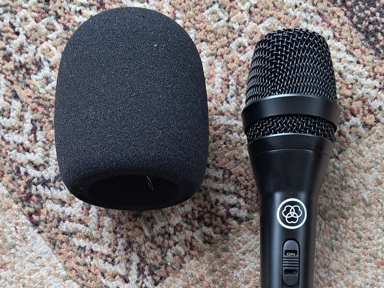 Xlr microphone - akg p3s