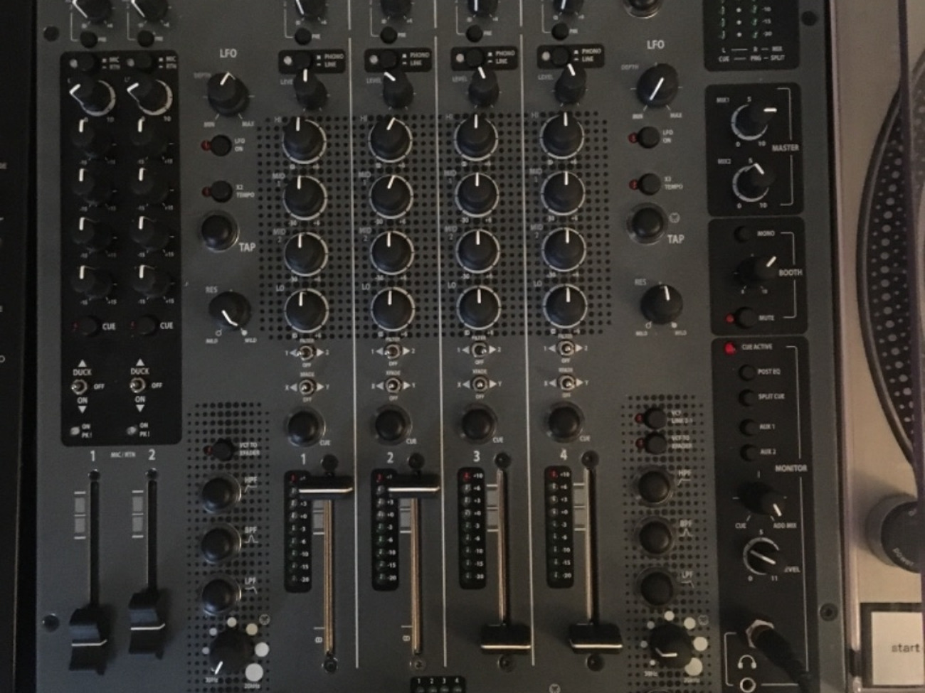 Xone 92 mixer