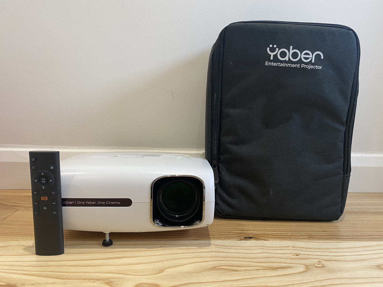 Yaber pro v7 9800l projector