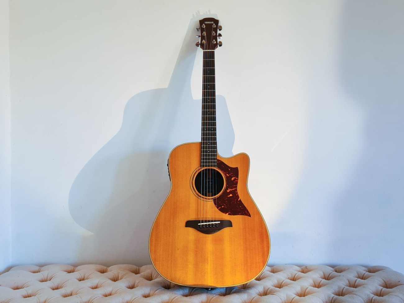 Acoustic guitar yamaha a3r 