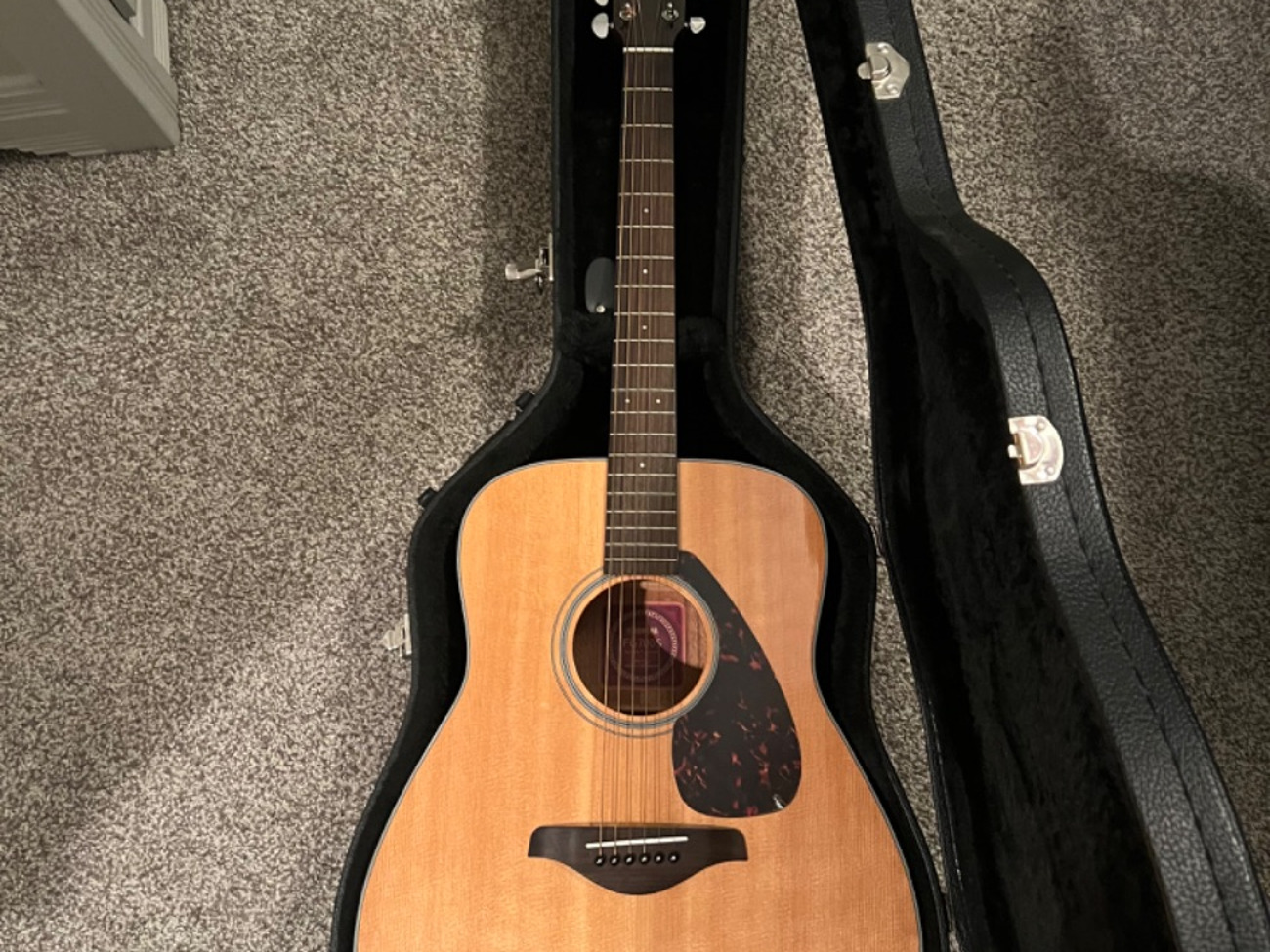 Yamaha acoustic guitar!!