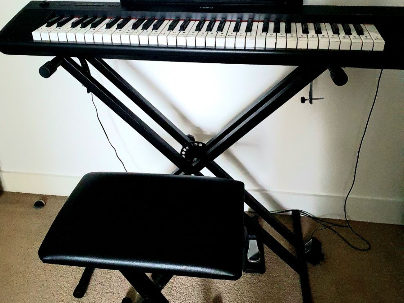 Yamaha digital keyboard & stand & stool & pedal 