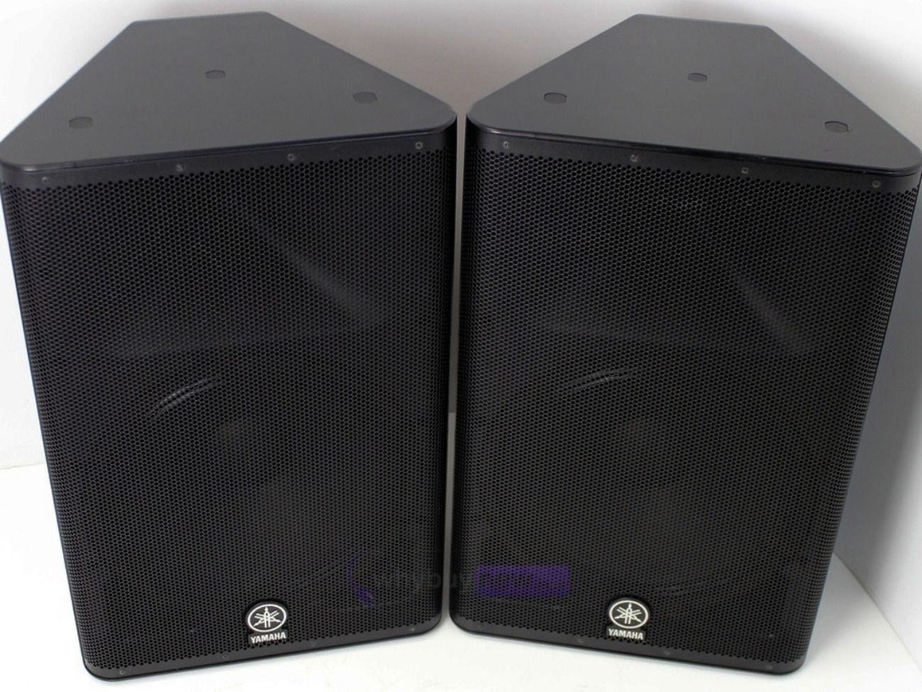 Yamaha dxr15 1100w active speaker 