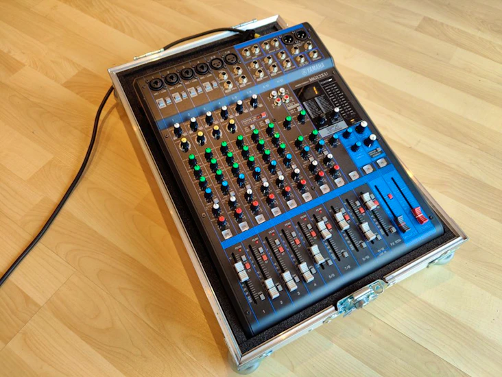 Yamaha mg12xu 12 channel effects mixer usb