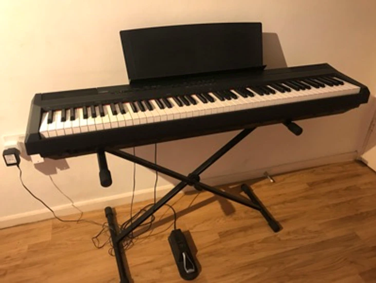 Yamaha p-105 digital piano keyboard