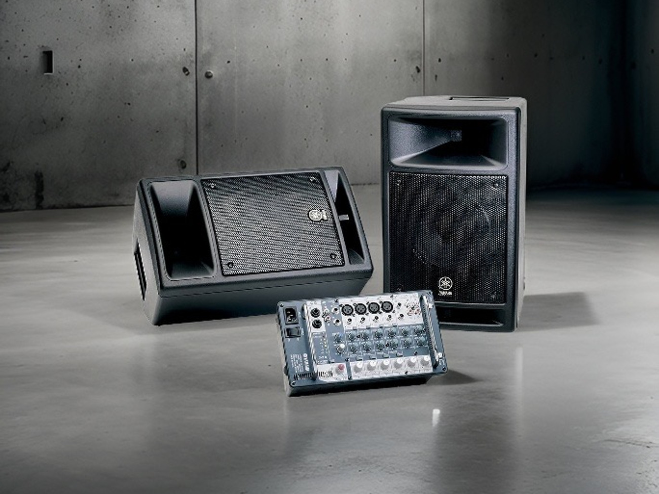 Yamaha portable pa speaker system 
