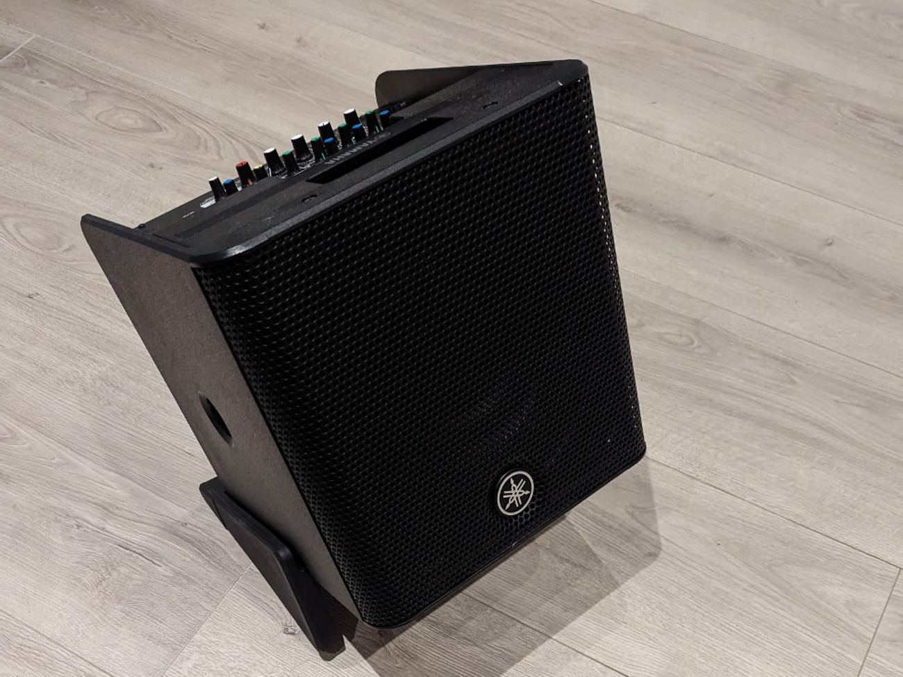 Portable pa system battery powered - yamaha stagepas 200 