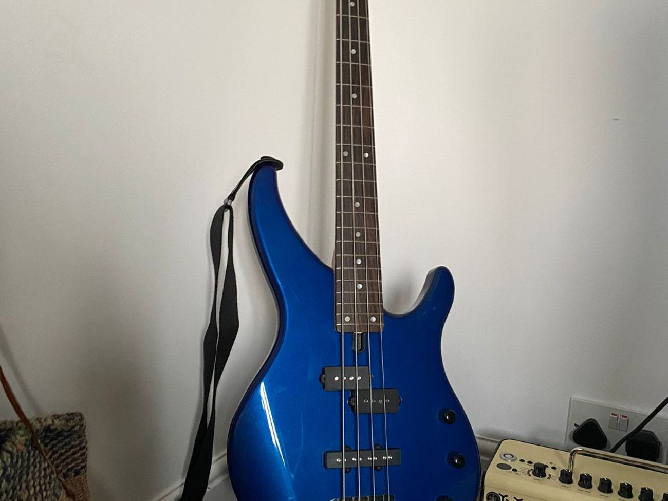 Yamaha trbx174dbm bass guitar in dark blue metallic