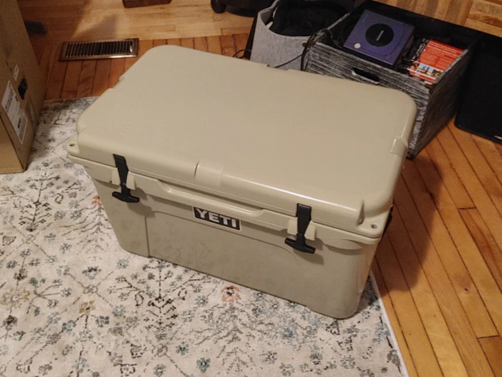 Yeti tundra 45 hard cooler