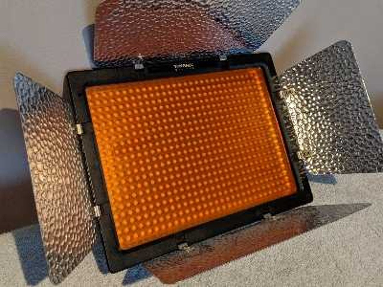 Yn-600 yongnuo led video light