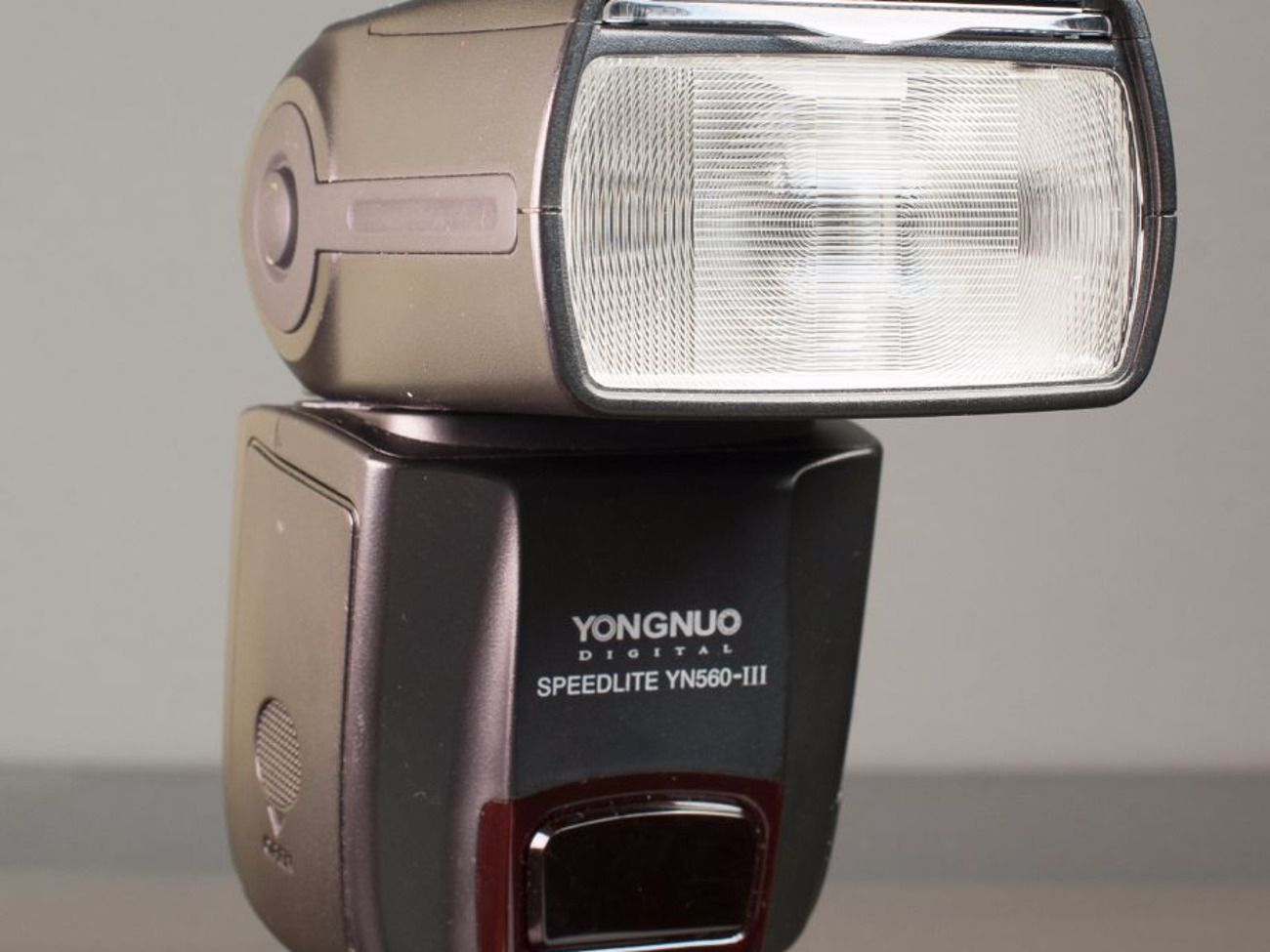 Yongnuo yn560 iii flash gun