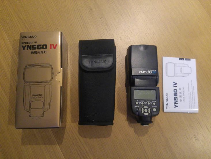 Yongnuo yn-560 iv flash speedlite