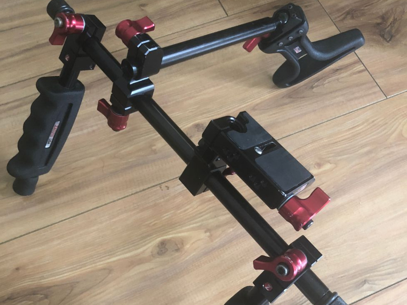 Zacuto dslr camera shoulder rig