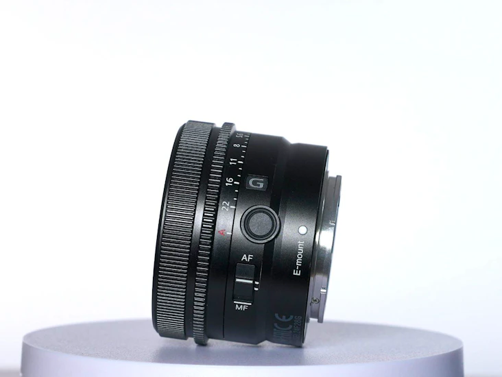 Zeiss 24mm 2.8 sony e-mount lens