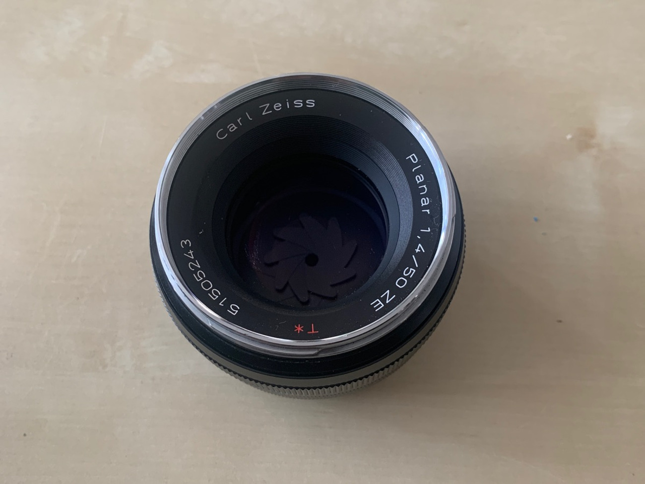 Zeiss 50mm f1.4 t* planar ze lens - canon fit