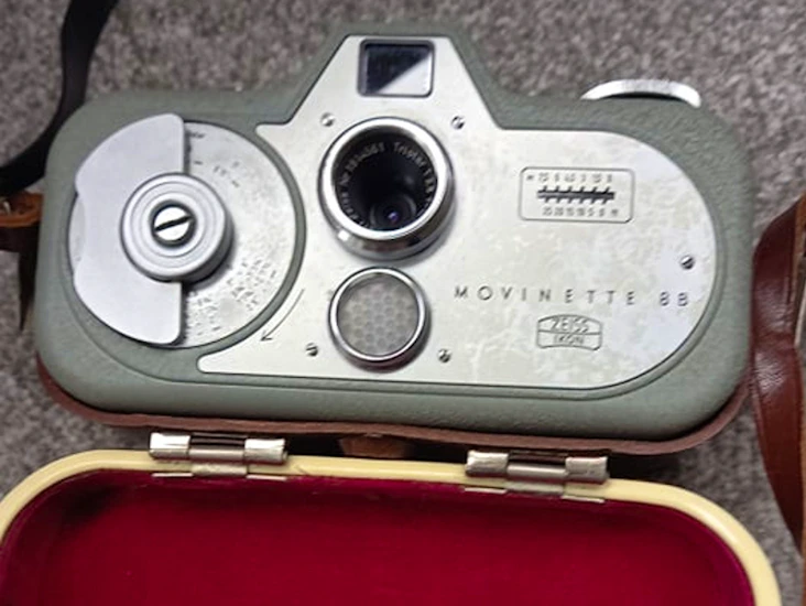 Zeiss ikon movinette 8b (8mm camera)