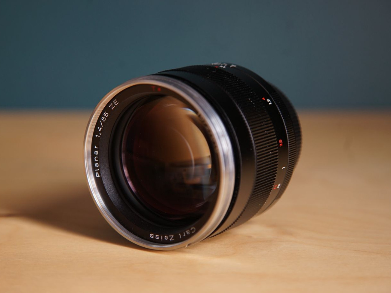 Zeiss planar 85mm f1.4 - canon ef mount