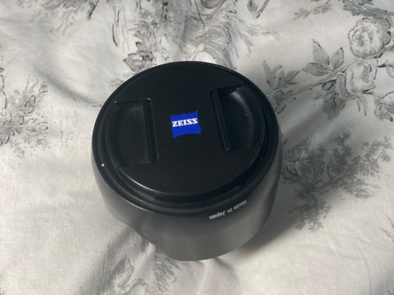 Zeiss sony batis 25mm f2 prime lens