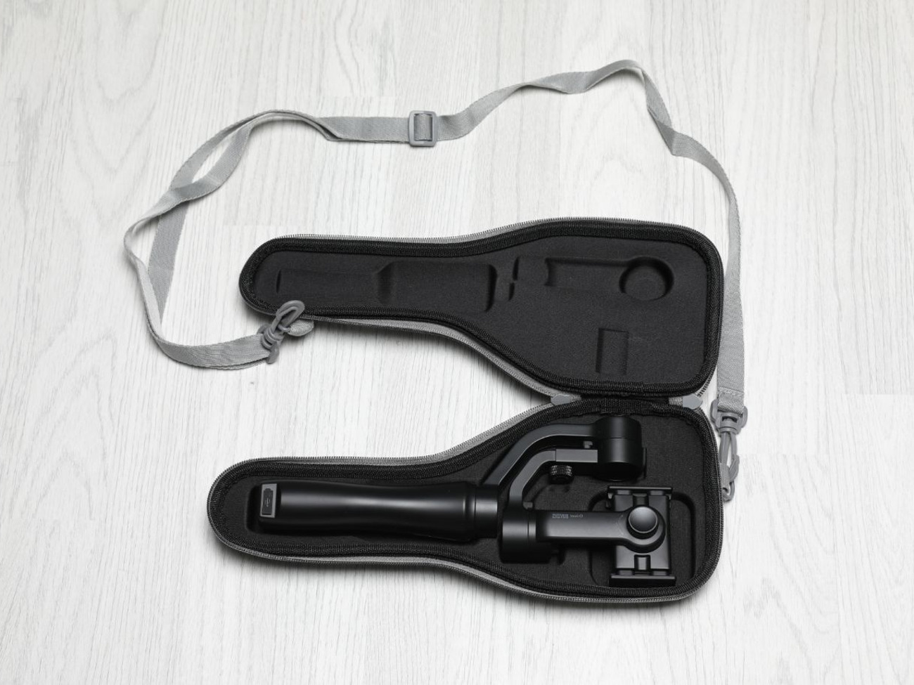 Zhiyun smooth-q 3-axis handheld gimbal stabiliser