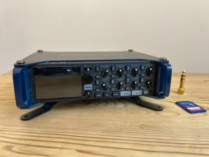 Zoom f8 field recorder w/ field bag and kit