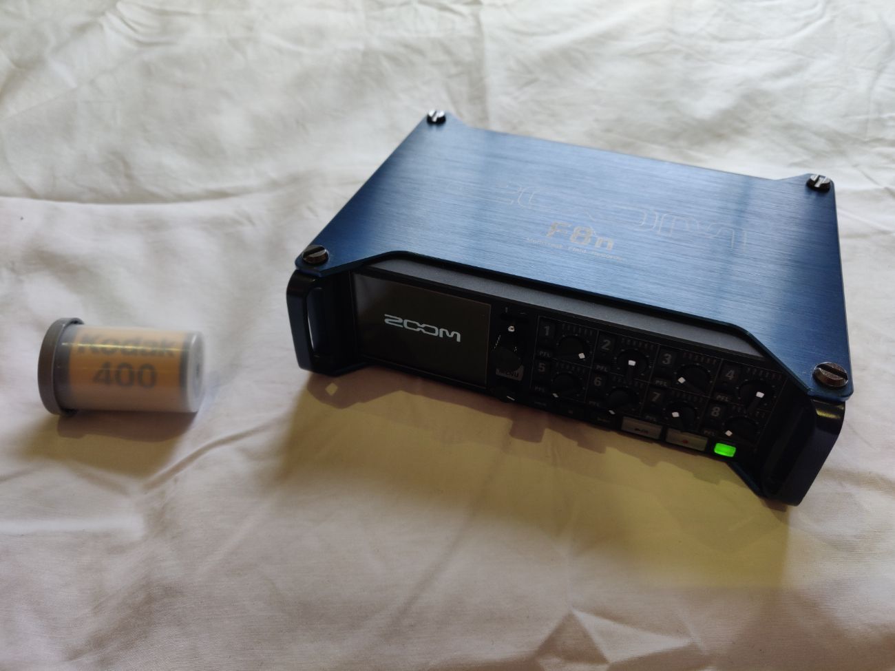 Zoom f8n 8-channel field recorder and interface w/headphones and sds 