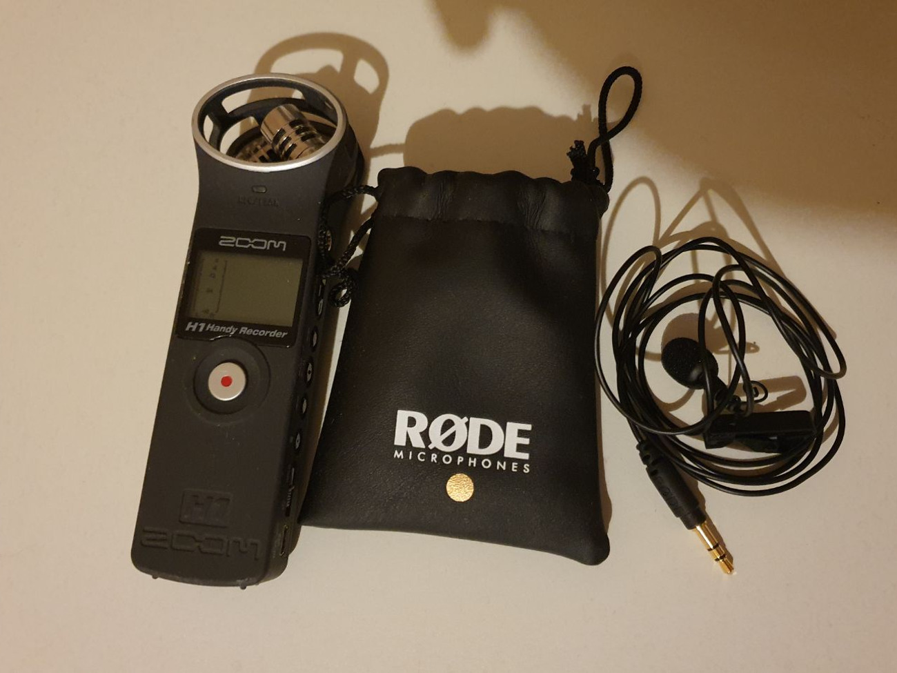 Zoom h1 + lavalier go professional lavalier/lapel 