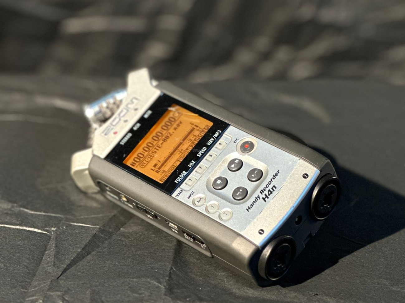 Zoom h4n 4-track portable audio recorder w/ stereo microphones