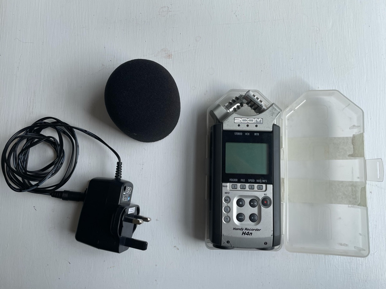 Zoom h4n portable audio recorder