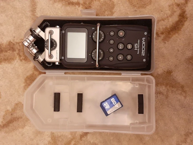 Zoom h5 handy feild recorder