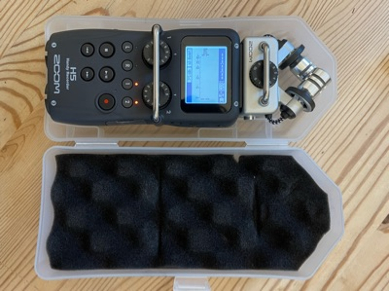 Zoom h5 handy portable recorder 