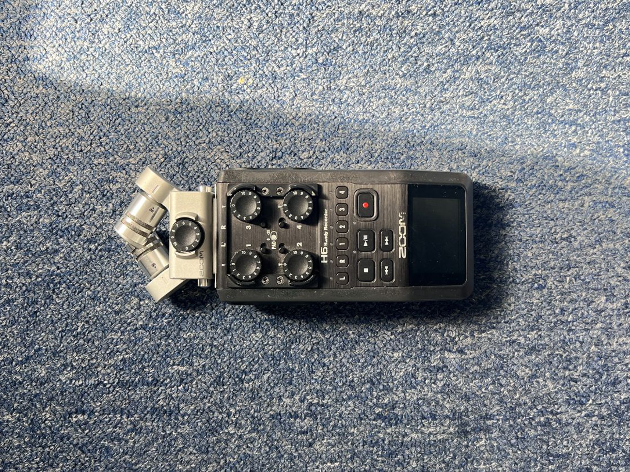 Zoom h6 field recorder