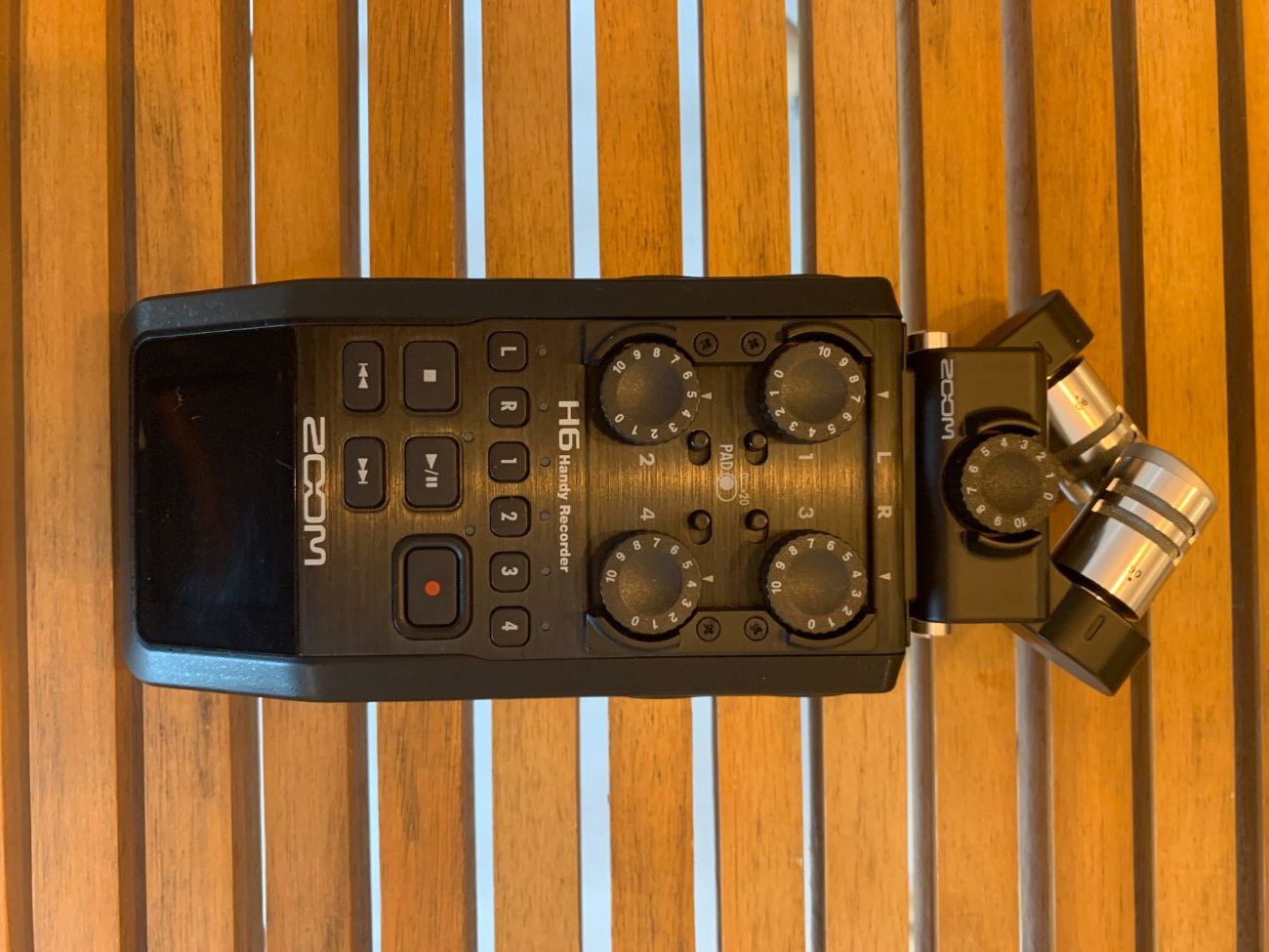 Zoom h6 portable handheld field recorder
