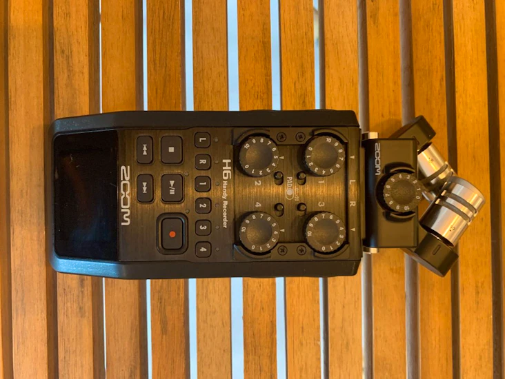 Zoom h6 portable handheld field recorder
