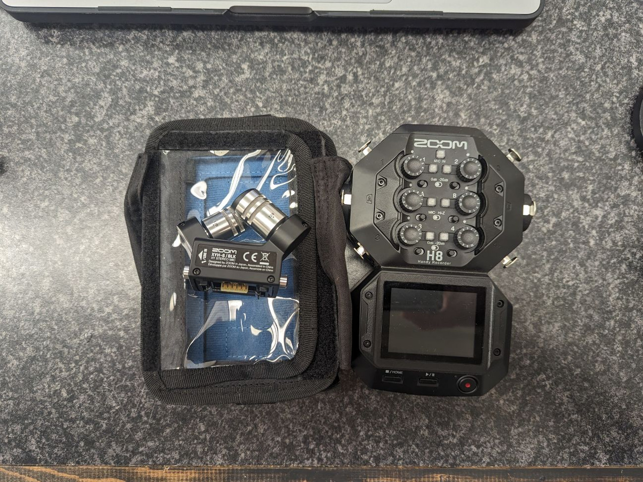 Zoom h8 audio recorder + xy stereo mic + sd card