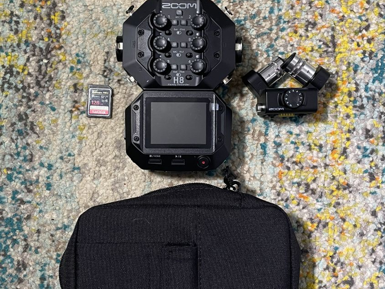 Zoom h8 handy recorder + 128gb sd card